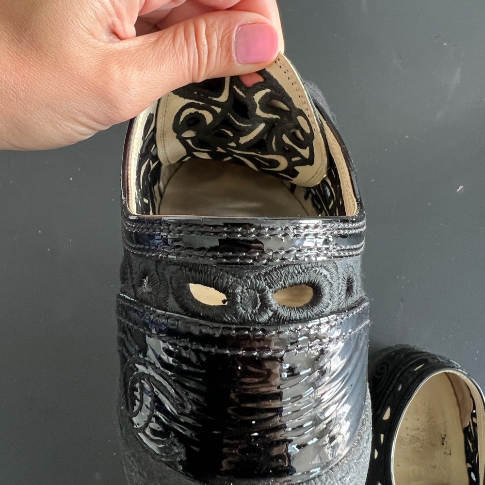 CHANEL black leather cut out sneakers. Size 40 - Picture 7 of 7